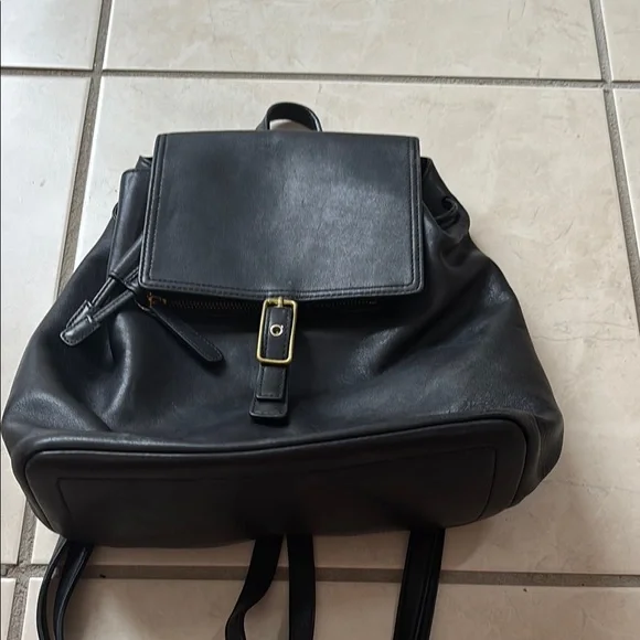 Vintage Coach Black Leather Backpack with Gold Accents Everything COACH is catching our eye and the Kisslock Frame  main image 4